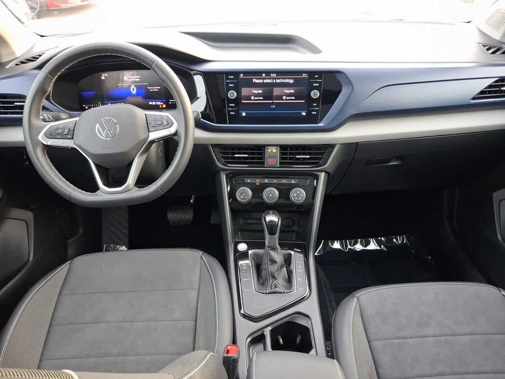 Used 2023 Volkswagen Taos SE w/ Panoramic Sunroof Package FWD image 9