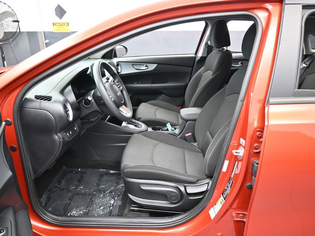 Used 2023 Kia Forte LXS w/ LXS Technology Package image 11