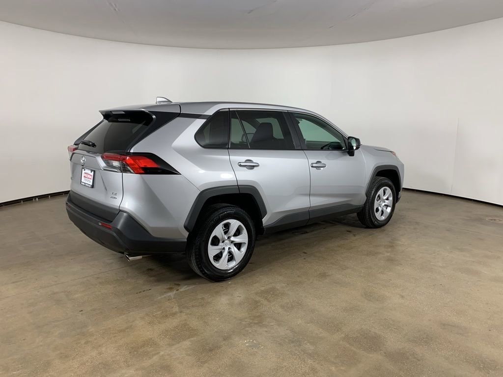 Used 2024 Toyota RAV4 LE image 8