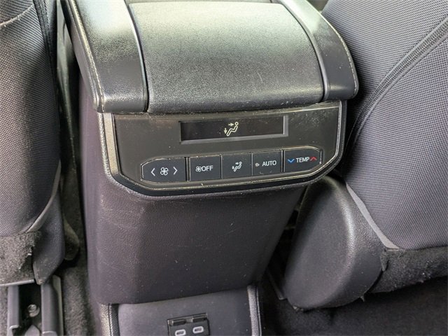 Used 2023 Toyota Highlander LE image 18