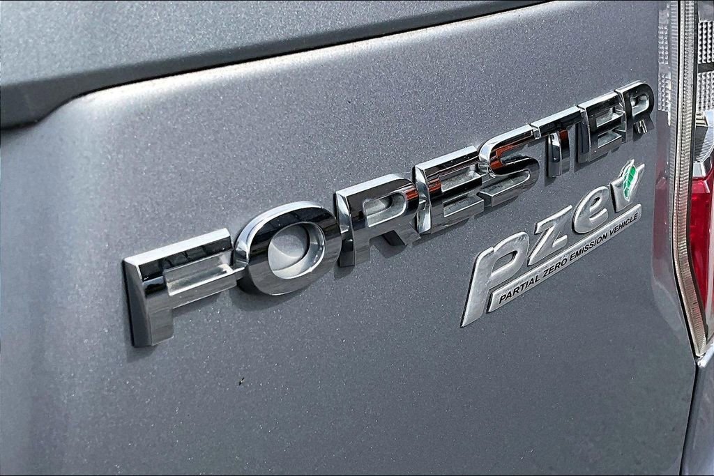 Used 2014 Subaru Forester 2.5i Limited AWD/4WD image 8