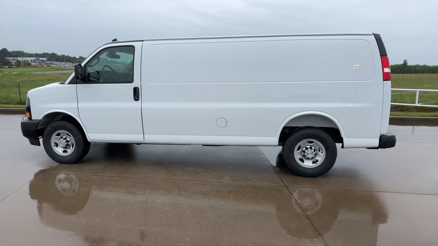 New 2026 Chevrolet Express 2500 Extended w/ Driver Convenience Package RWD image 5