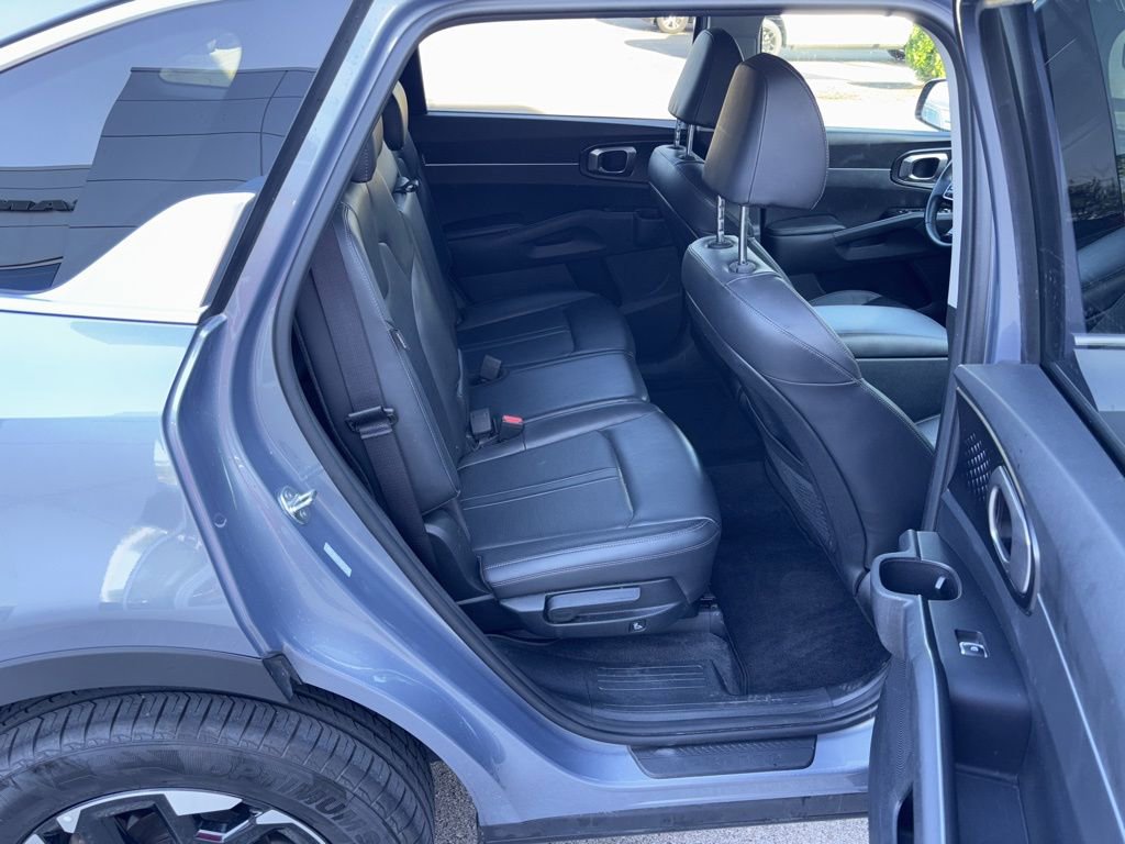 Used 2024 Kia Sorento S FWD image 11