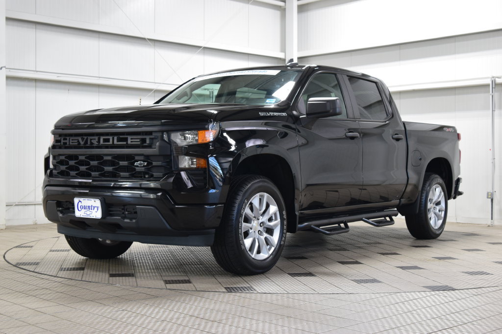Used 2022 Chevrolet Silverado 1500 Custom AWD/4WD image 3