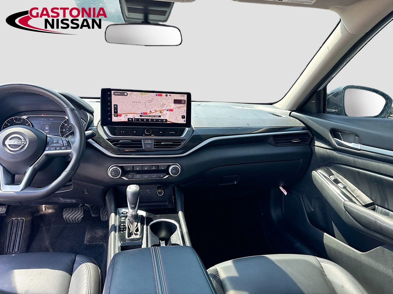 Used 2024 Nissan Altima 2.5 SR w/ SR Premium Package FWD image 31