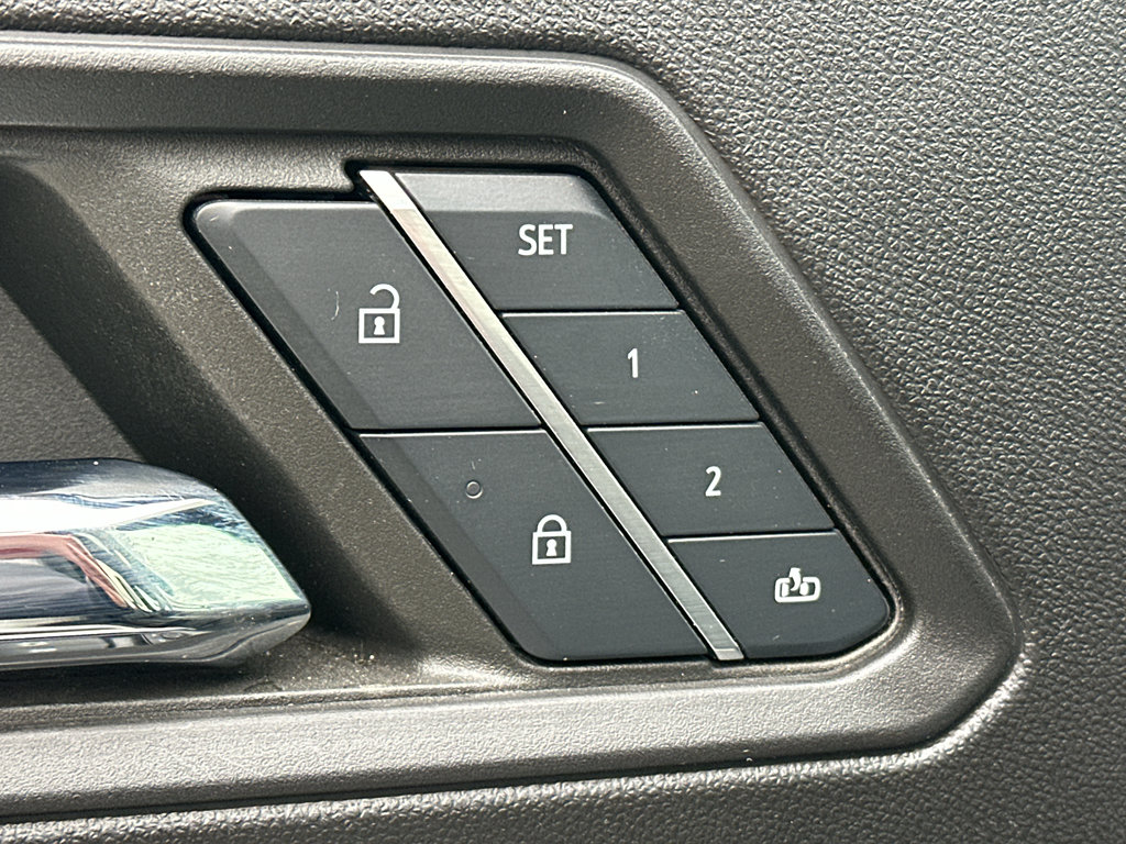 Used 2024 GMC Canyon AT4X AWD/4WD image 13