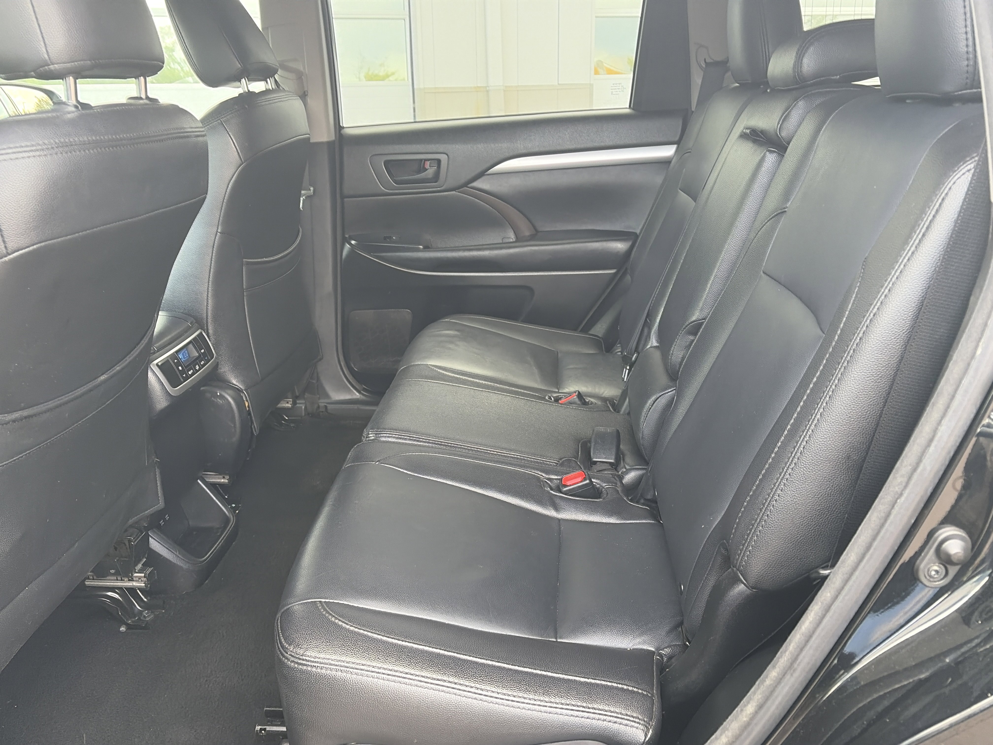 Used 2018 Toyota Highlander Plus AWD/4WD image 23