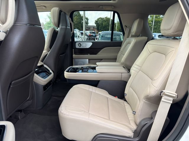 Used 2024 Lincoln Navigator Reserve AWD/4WD image 28