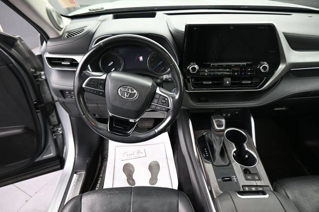 Used 2021 Toyota Highlander Platinum AWD/4WD image 22