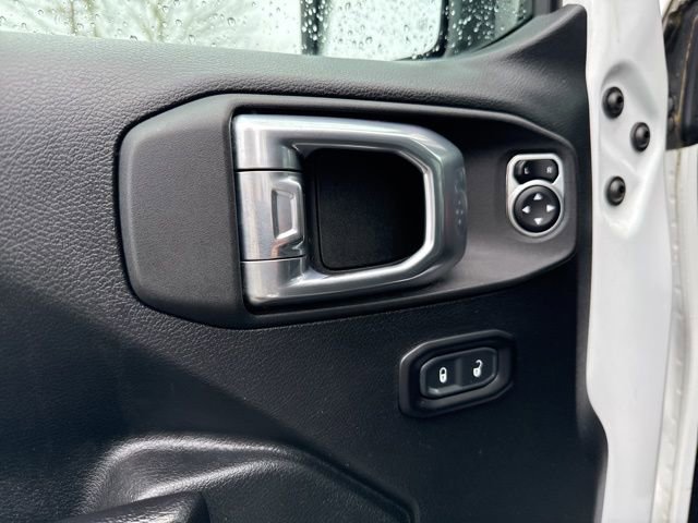 Used 2021 Jeep Gladiator Willys image 27