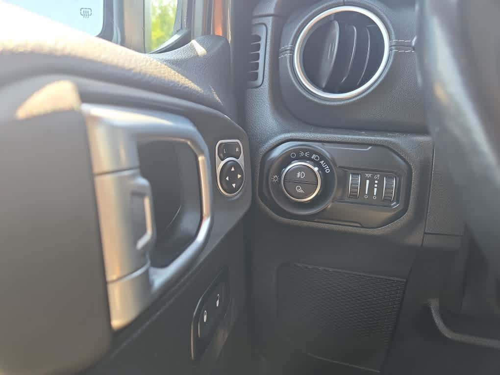 Used 2020 Jeep Gladiator Overland AWD/4WD image 21