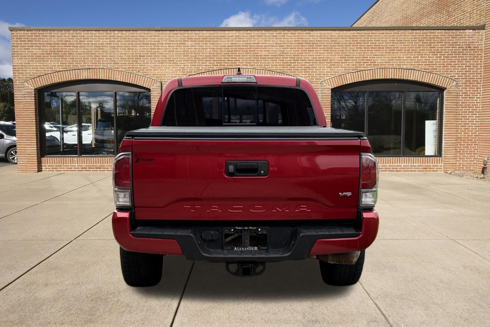 Used 2020 Toyota Tacoma TRD Sport AWD/4WD image 4