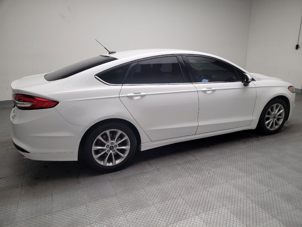 Used 2017 Ford Fusion SE w/ Fusion SE Technology Package image 10