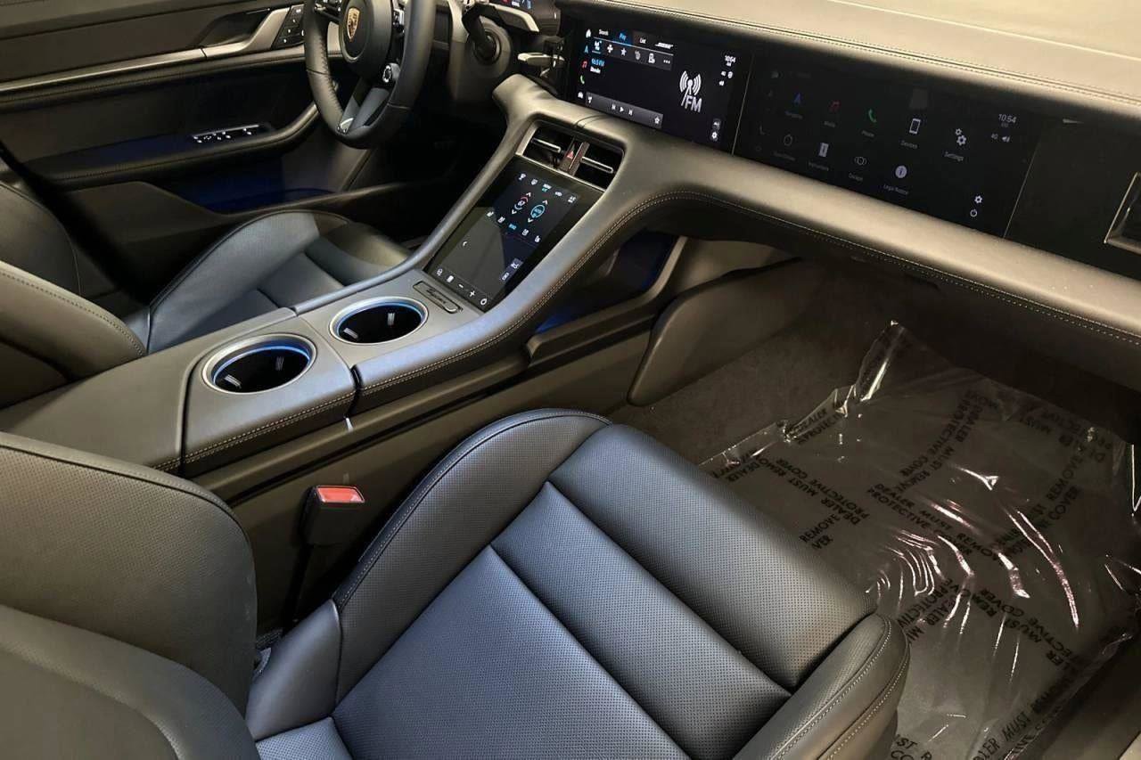 New 2025 Porsche Taycan 4S image 82