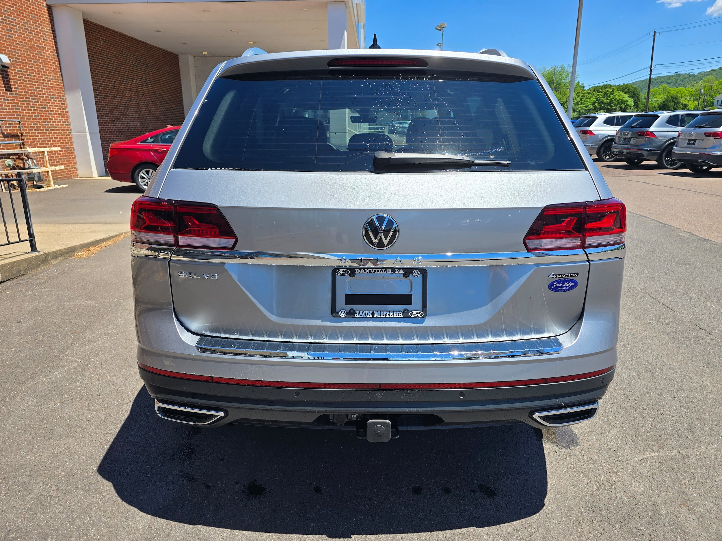 Used 2023 Volkswagen Atlas SEL AWD/4WD image 6