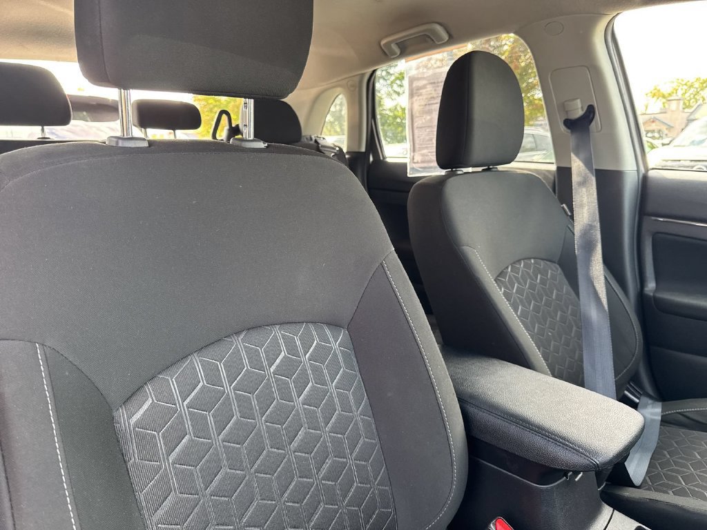 Used 2024 Mitsubishi Outlander Sport ES AWD/4WD image 21