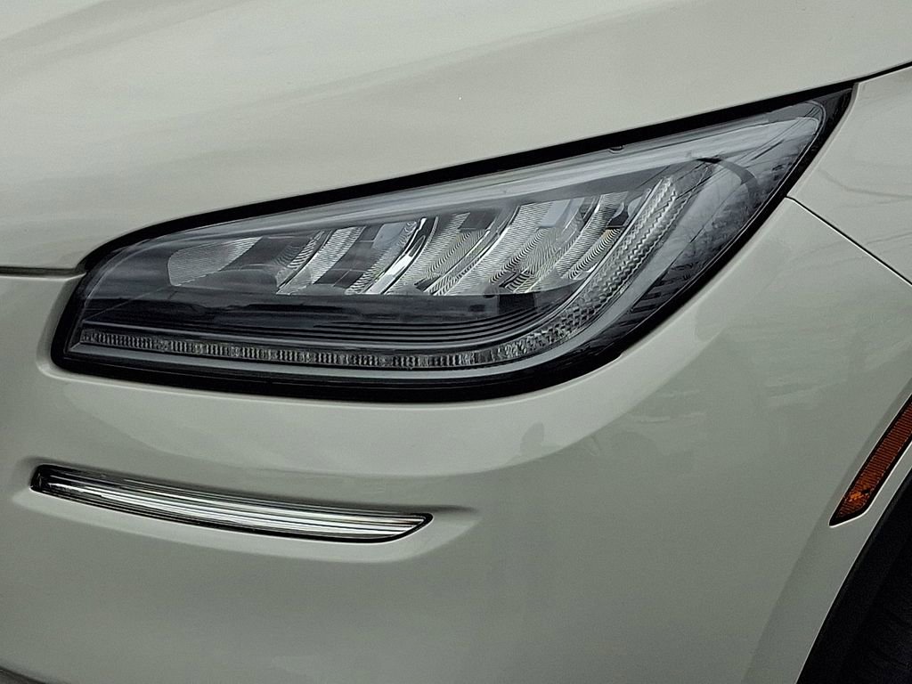 Certified 2022 Lincoln Corsair AWD w/ Equipment Group 101A image 9