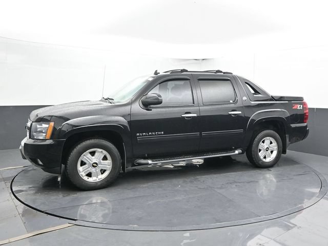 Used 2013 Chevrolet Avalanche LT w/ Suspension Package, Off-Road AWD/4WD image 8