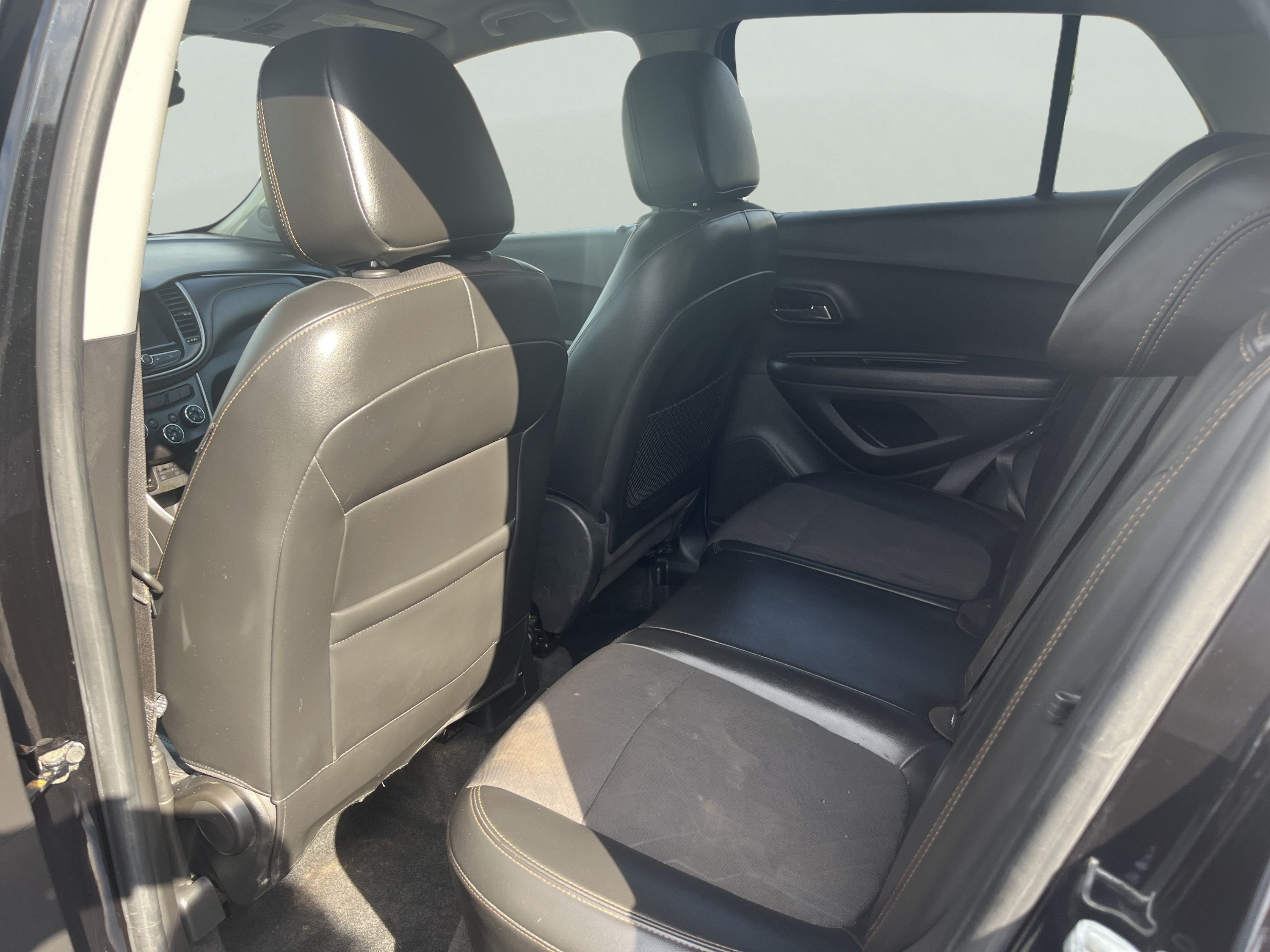 Used 2020 Chevrolet Trax LT w/ LT Convenience Package AWD/4WD image 12