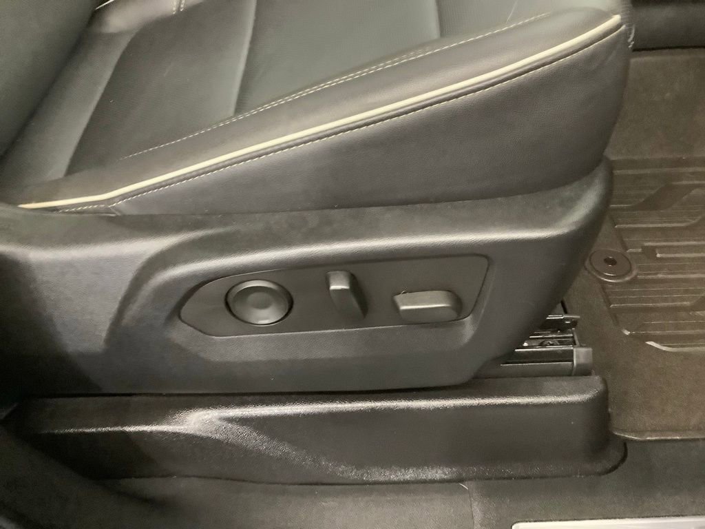 Used 2021 GMC Yukon SLT w/ SLT Luxury Package image 30