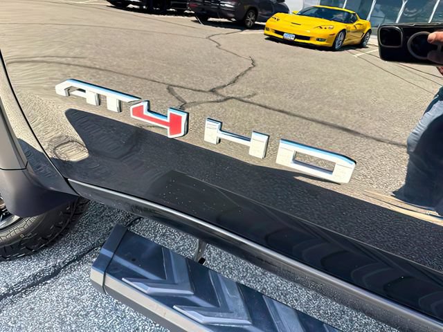 Used 2024 GMC Sierra 2500 AT4 w/ AT4 Preferred Package AWD/4WD image 16