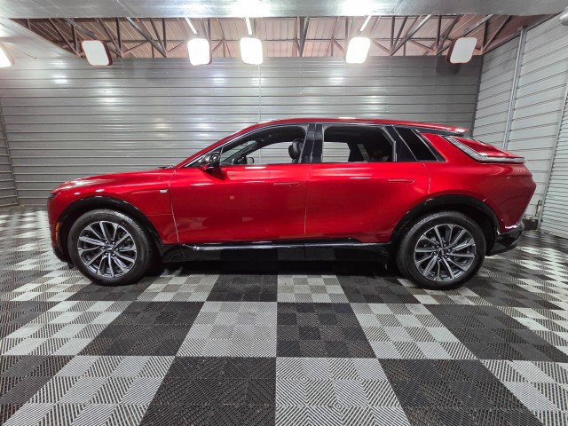 Used 2024 Cadillac Lyriq Sport image 8