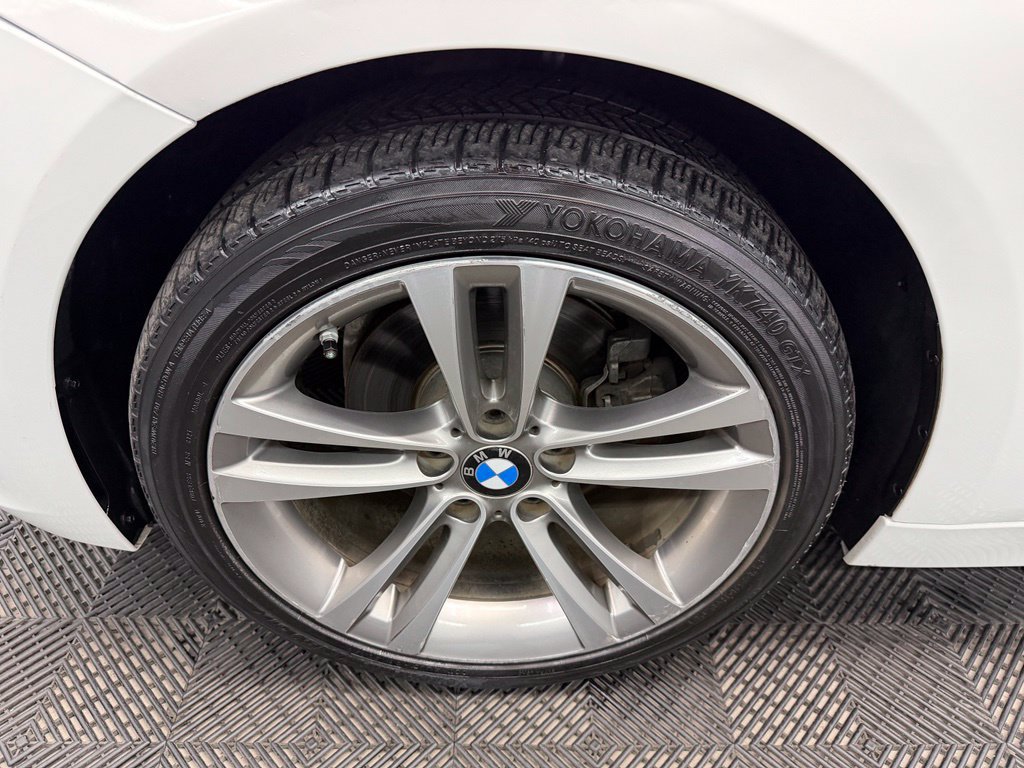 Used 2017 BMW 330i Sedan RWD image 21