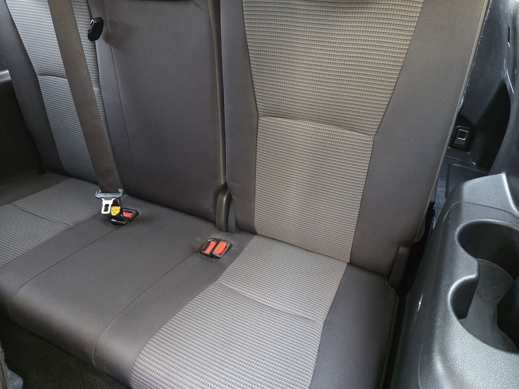 Used 2024 Toyota Highlander LE image 21