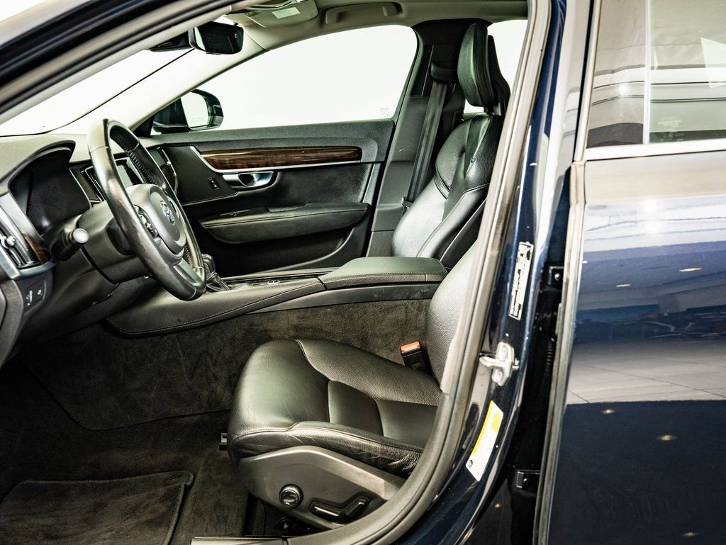 Used 2017 Volvo S90 T5 Momentum w/ Vision Package image 21