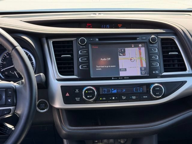 Used 2017 Toyota Highlander XLE AWD/4WD image 15