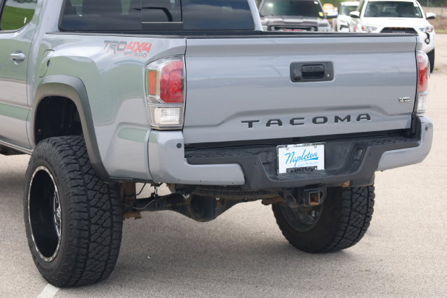 Used 2020 Toyota Tacoma TRD Off-Road w/ TRD Premium Off Road Package AWD/4WD image 7