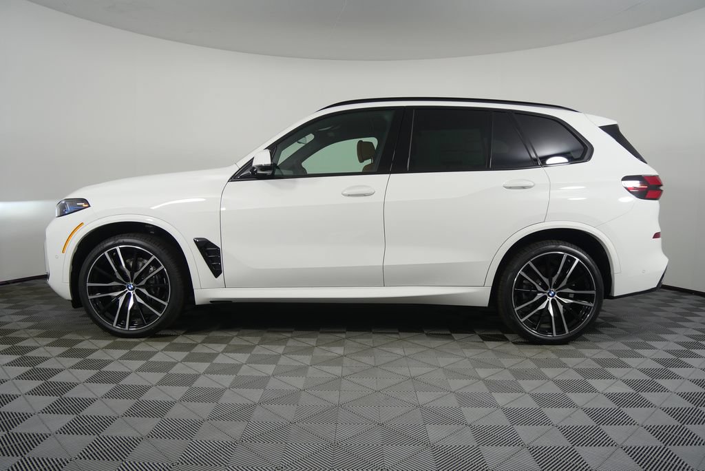 Used 2026 BMW X5 sDrive40i w/ M Sport Package RWD image 3