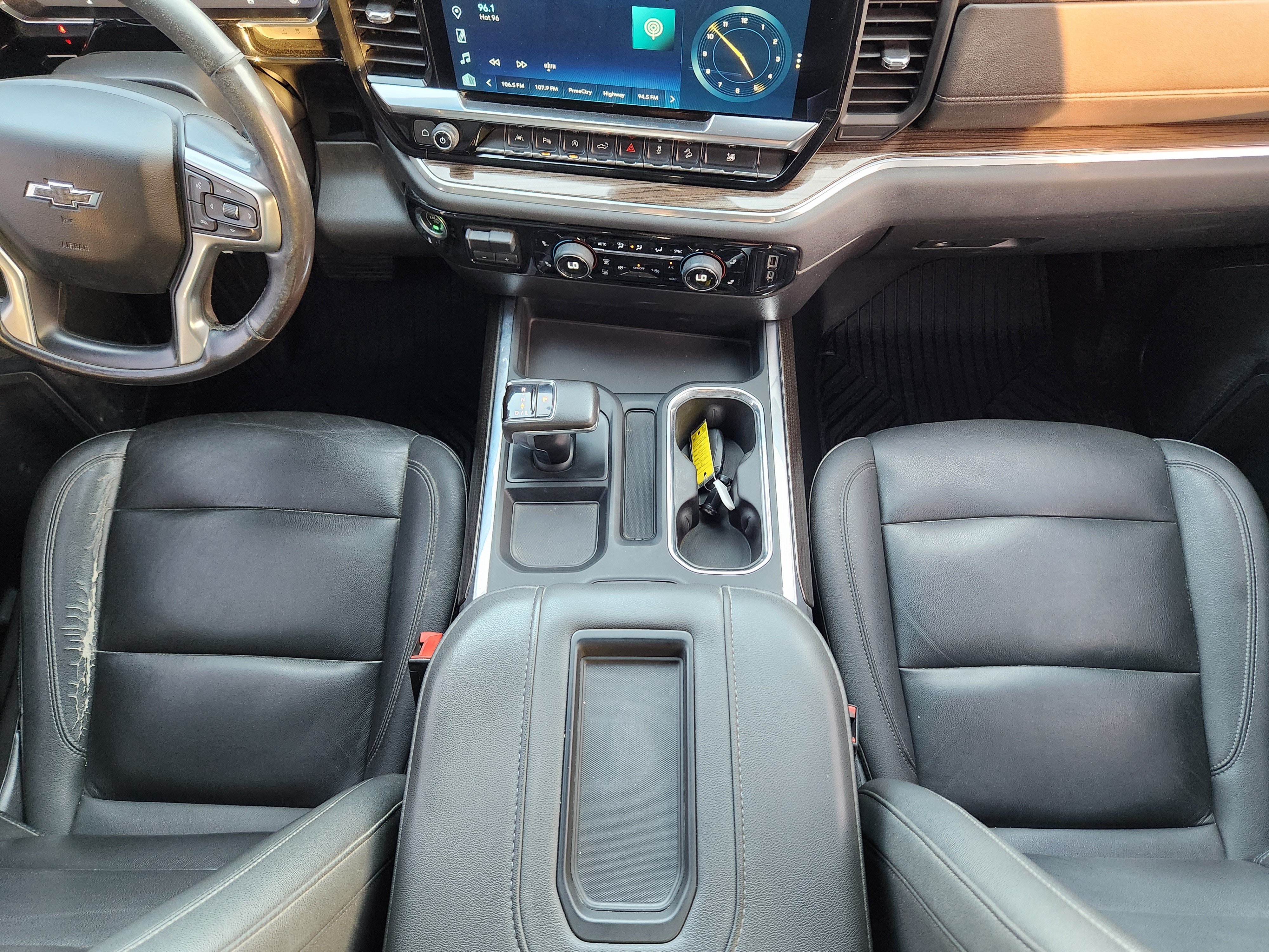 Used 2022 Chevrolet Silverado 1500 LT Trail Boss w/ LT Trail Boss Premium Package AWD/4WD image 17