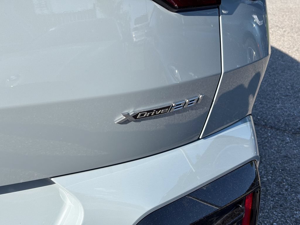 New 2026 BMW X2 xDrive28i AWD/4WD image 7