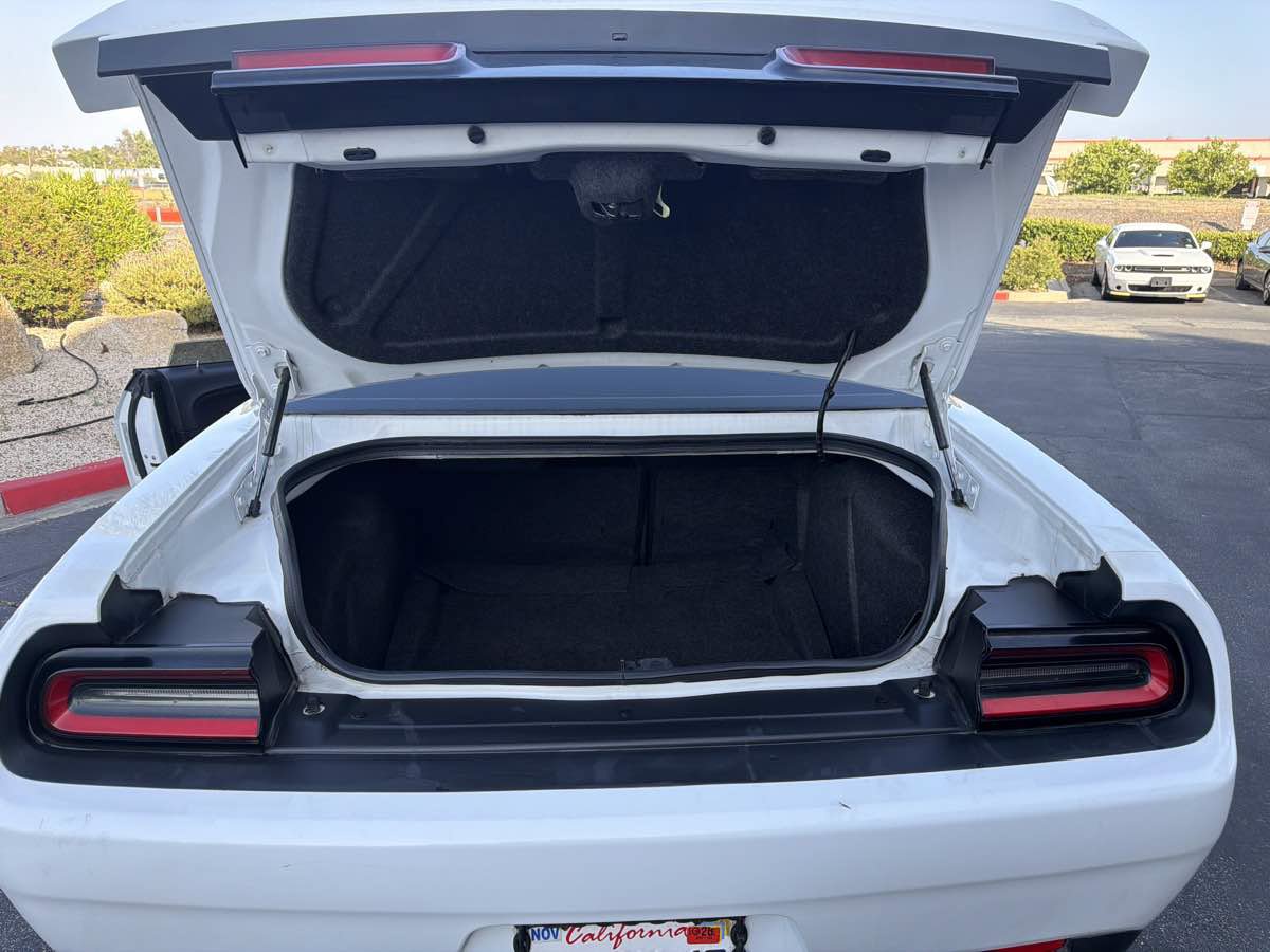Used 2018 Dodge Challenger SXT RWD image 40