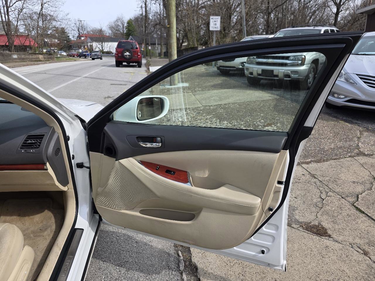 Used 2011 Lexus ES 350 image 10