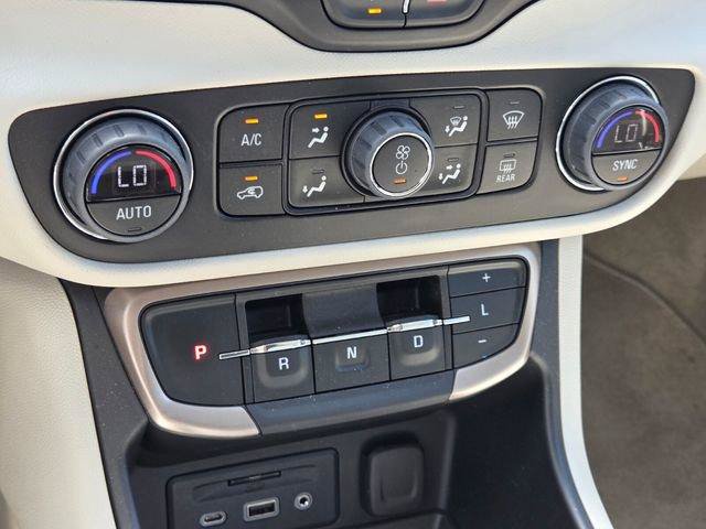 Used 2022 GMC Terrain Denali w/ Denali Premium Package AWD/4WD image 27