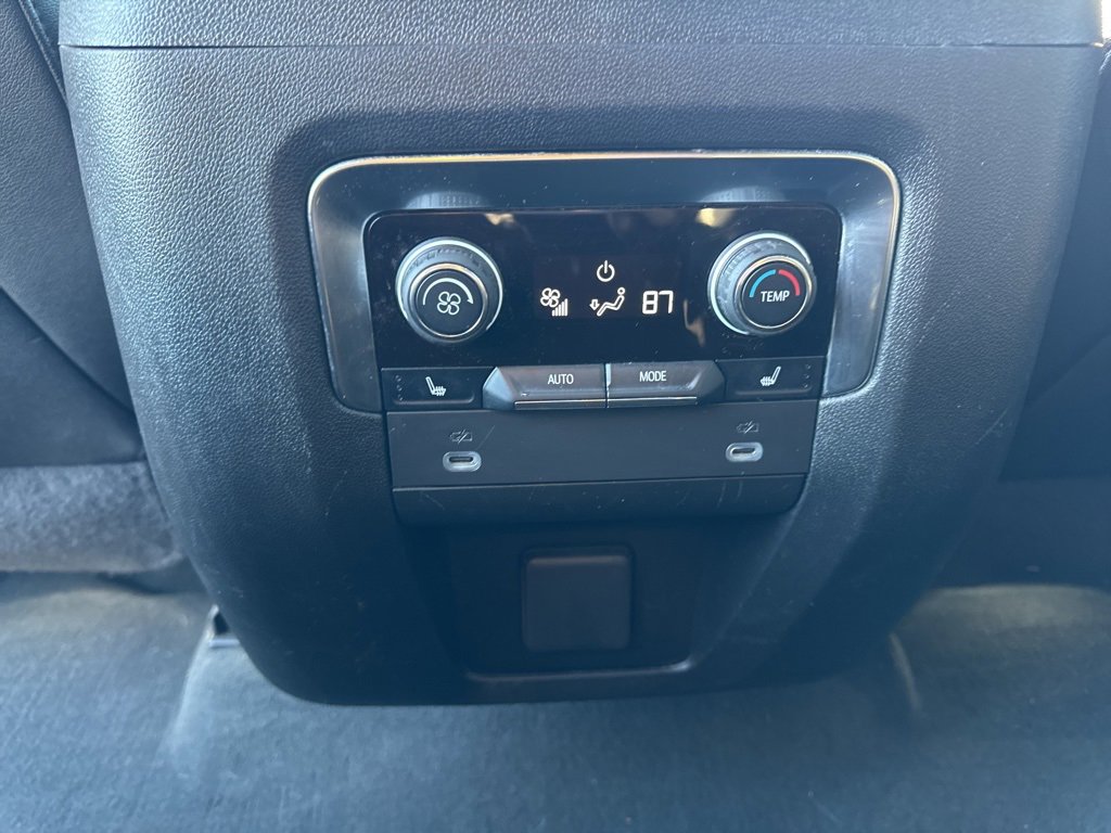 Used 2024 Chevrolet Suburban High Country image 43