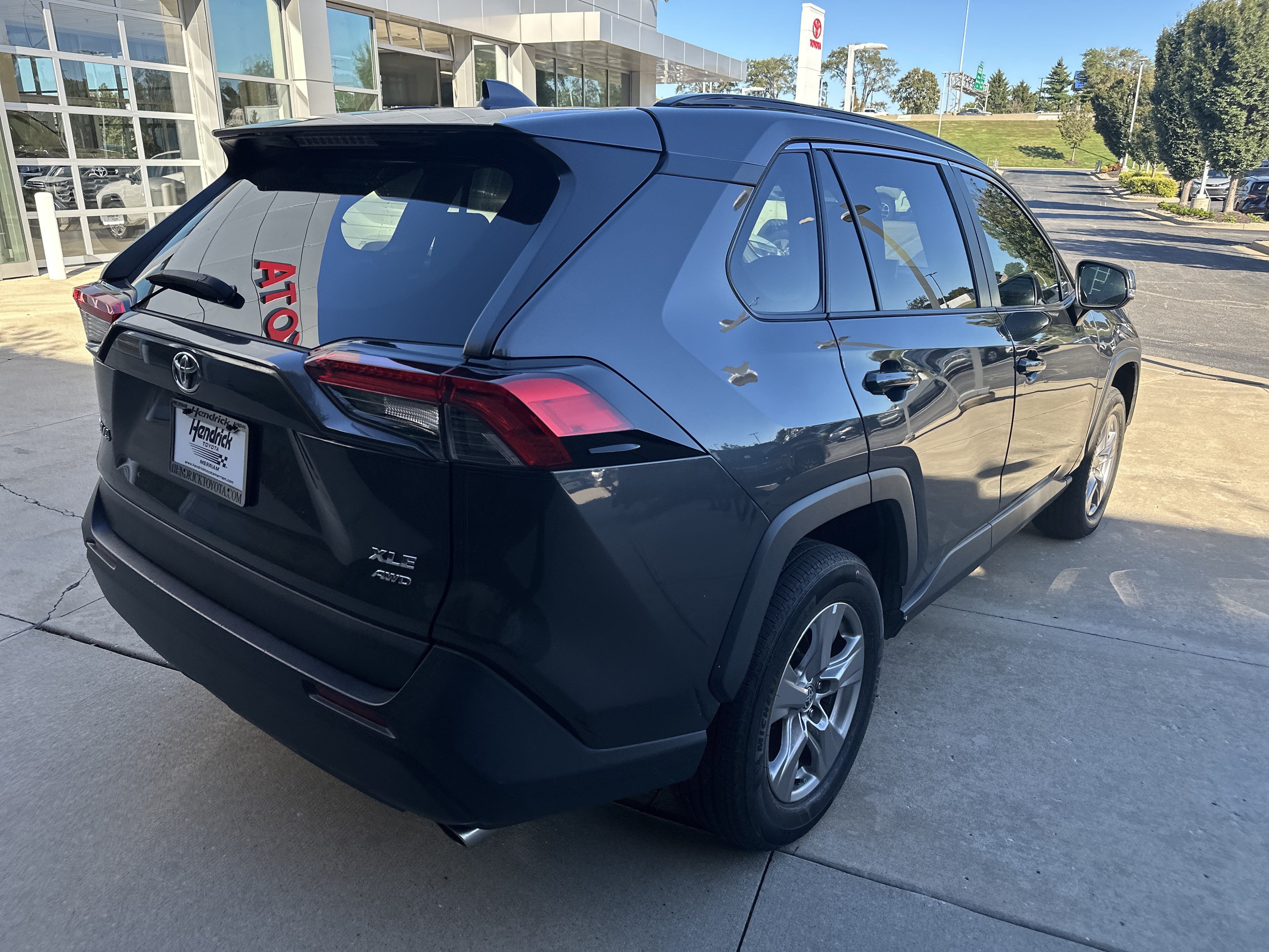 Used 2024 Toyota RAV4 XLE AWD/4WD image 6