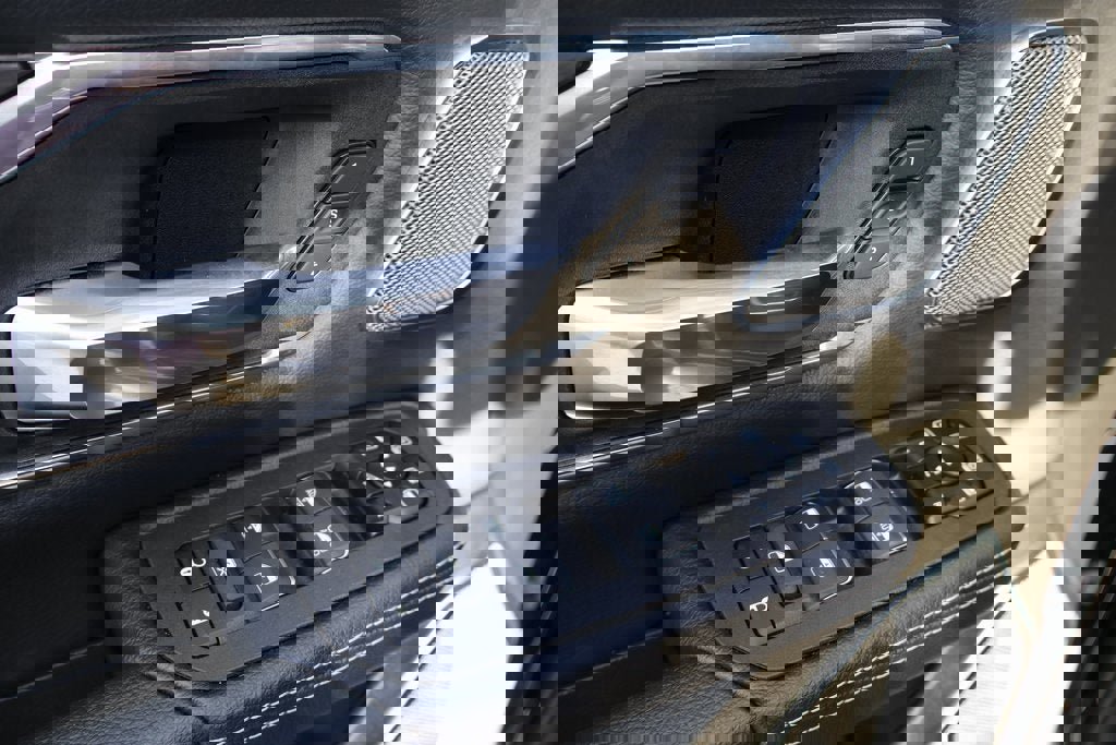 Used 2025 RAM 1500 Laramie w/ Night Edition image 20