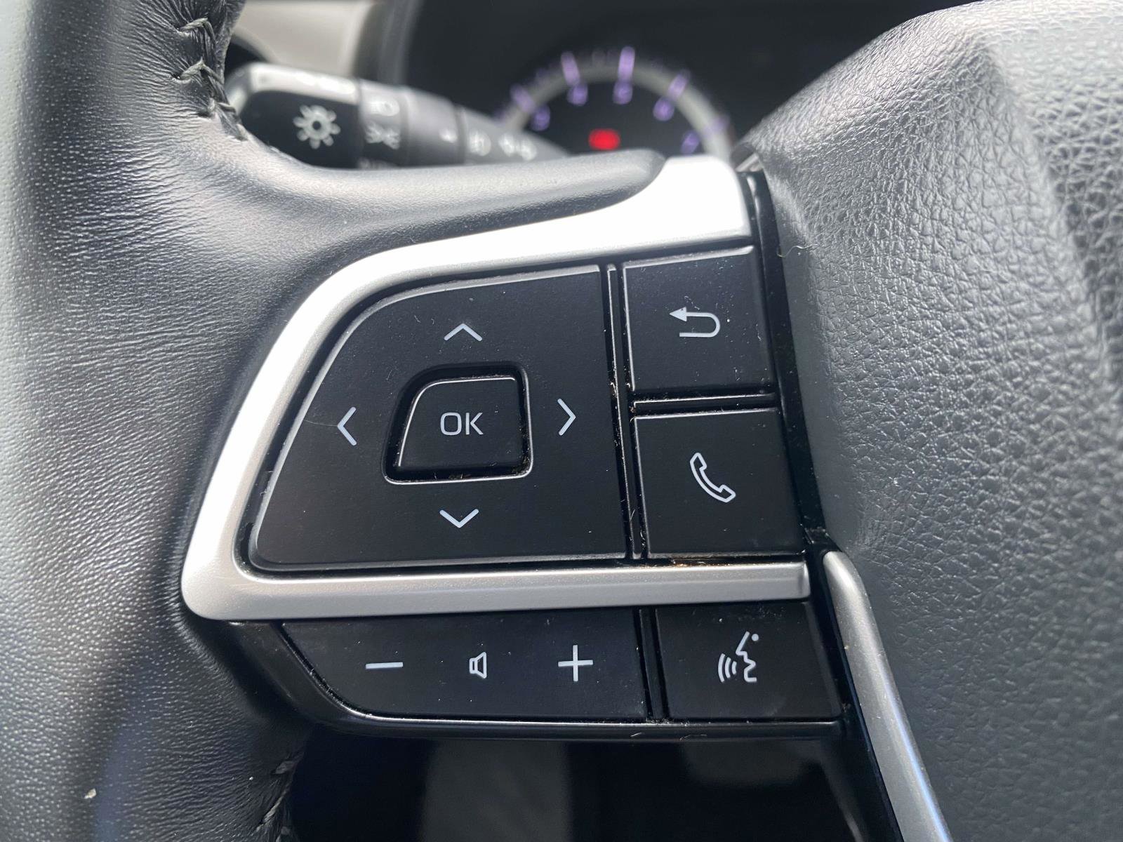 Used 2022 Toyota Highlander LE image 21