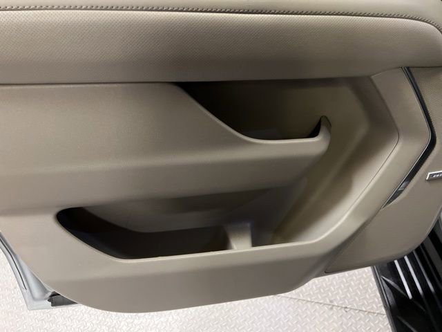 Used 2023 GMC Yukon XL SLT w/ SLT Luxury Package image 61