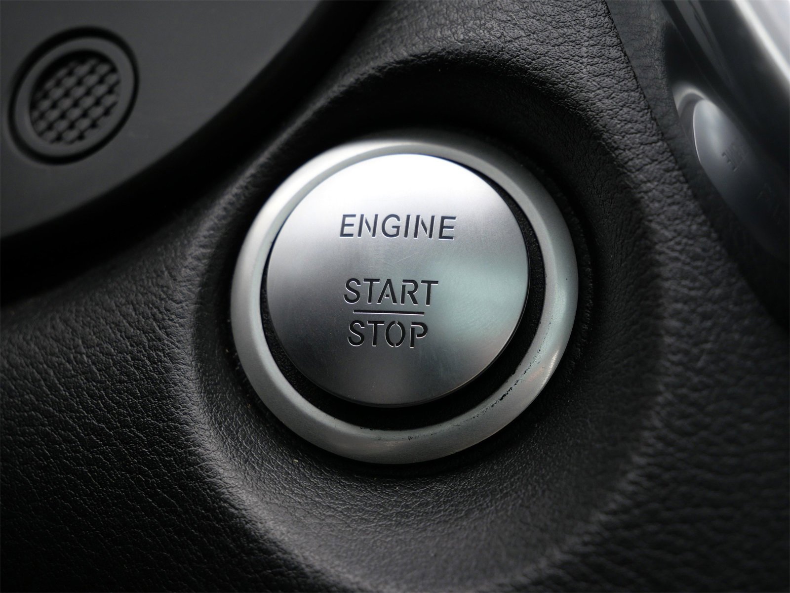 Used 2017 INFINITI QX30 Premium w/ Navigation Package image 27