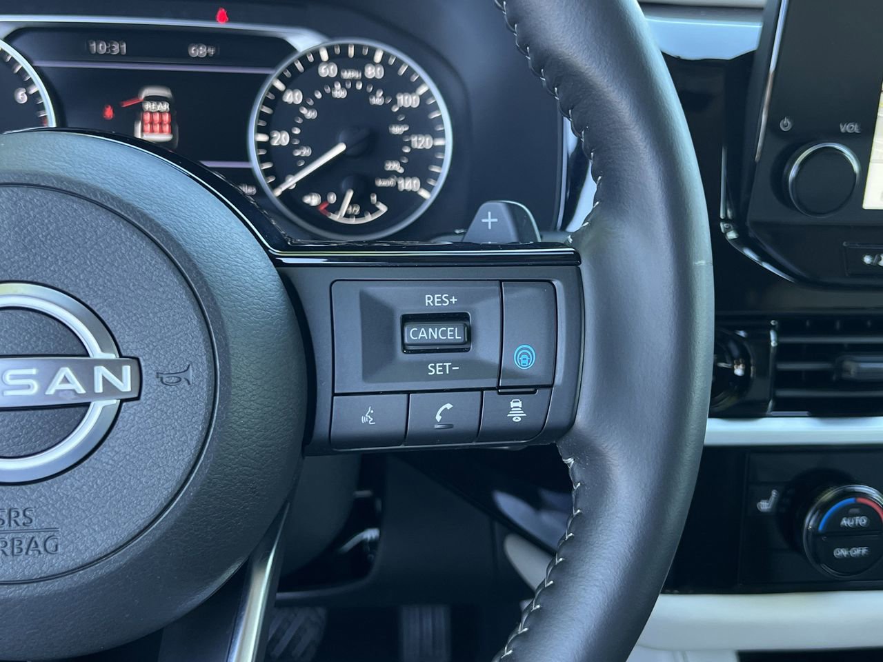 Certified 2025 Nissan Pathfinder SL image 11