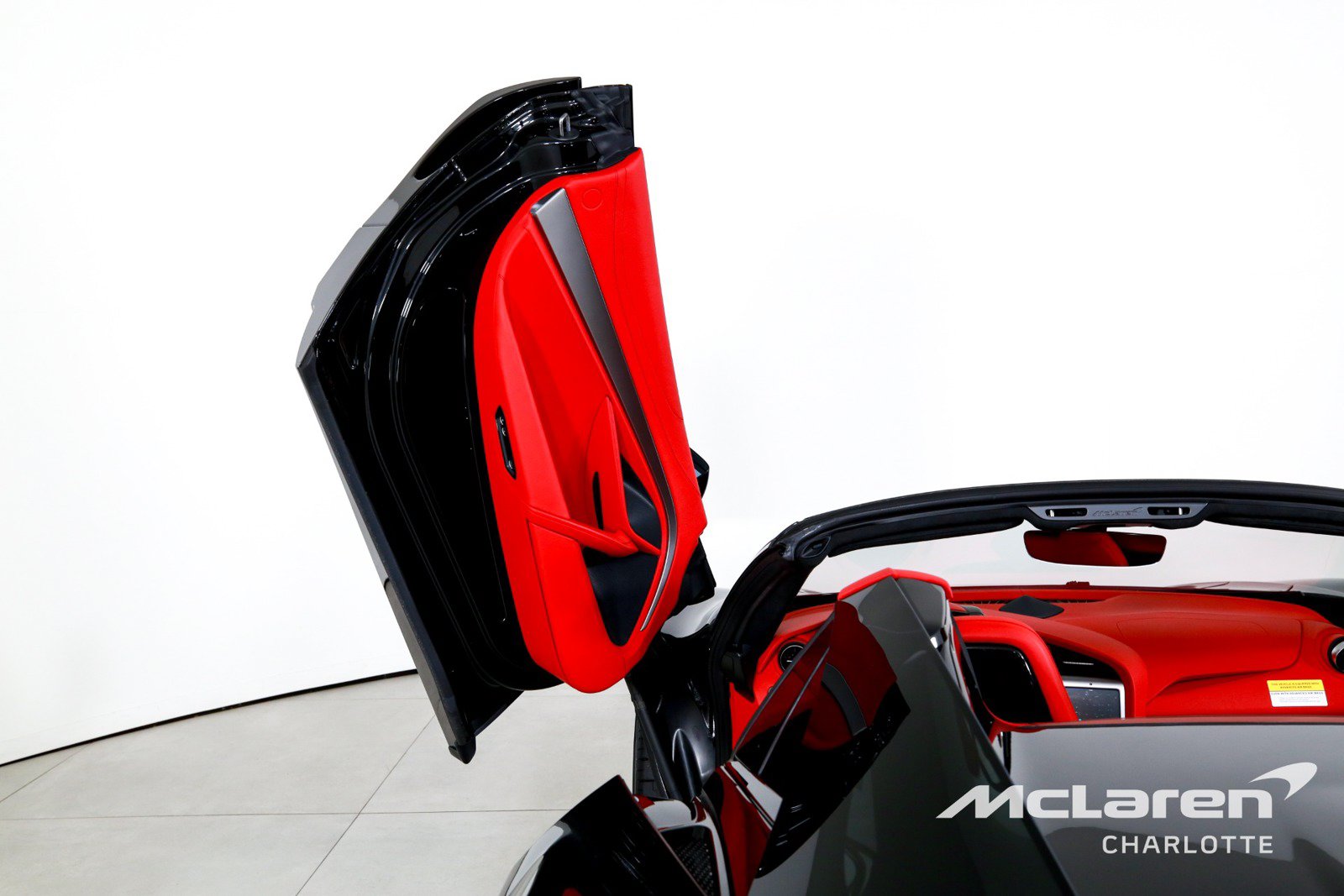 Used 2026 McLaren 750S Spider RWD image 12