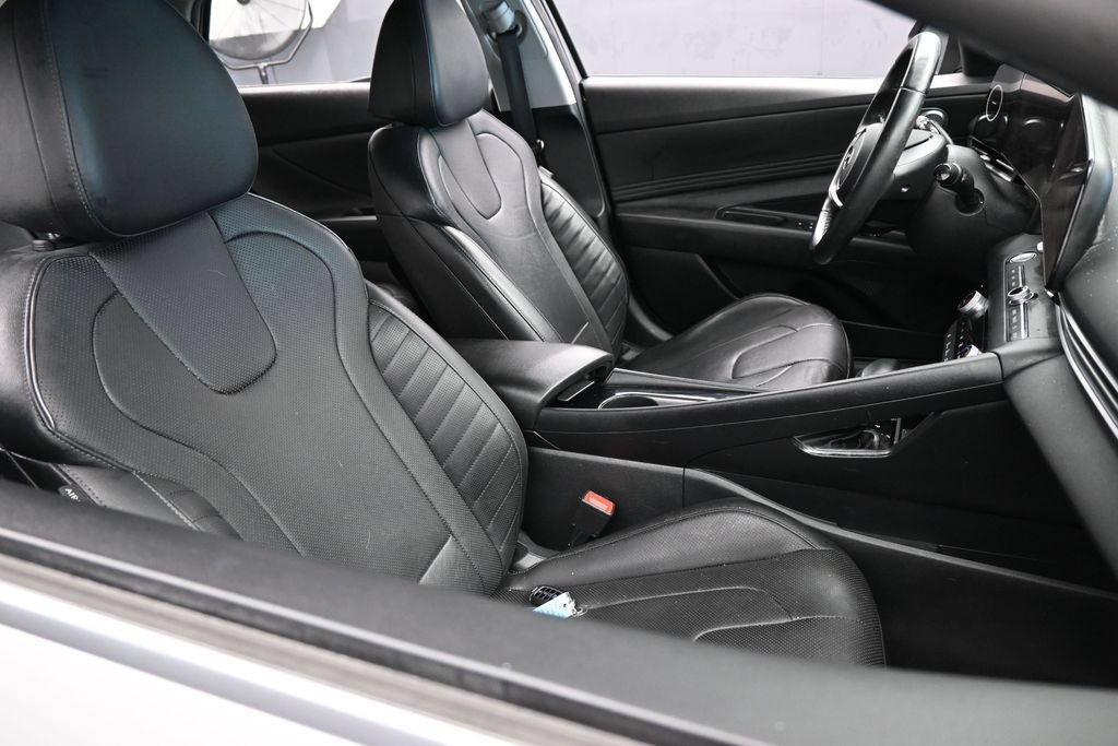 Used 2022 Hyundai Elantra Limited FWD image 45