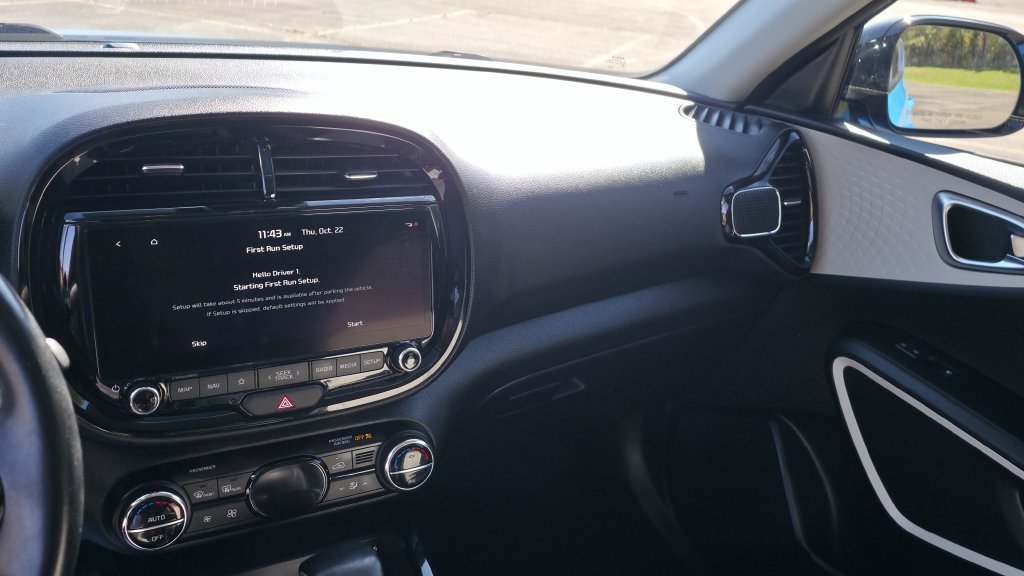 Used 2023 Kia Soul GT-Line FWD image 21