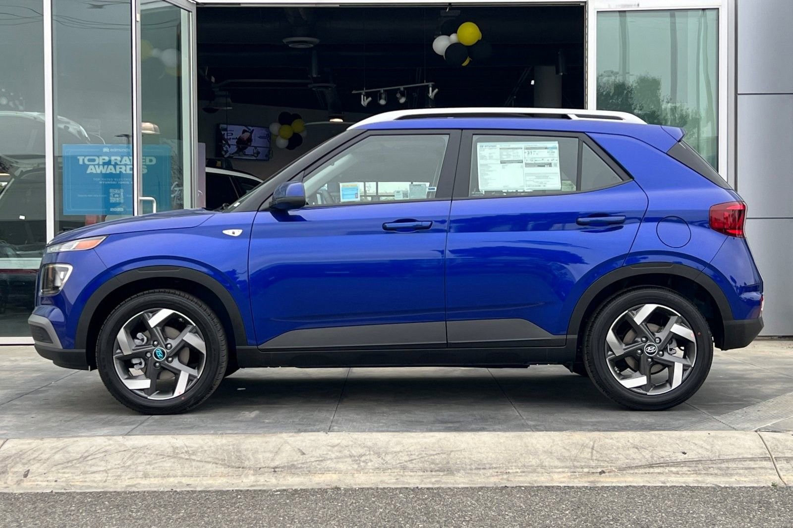 New 2025 Hyundai Venue SEL image 7