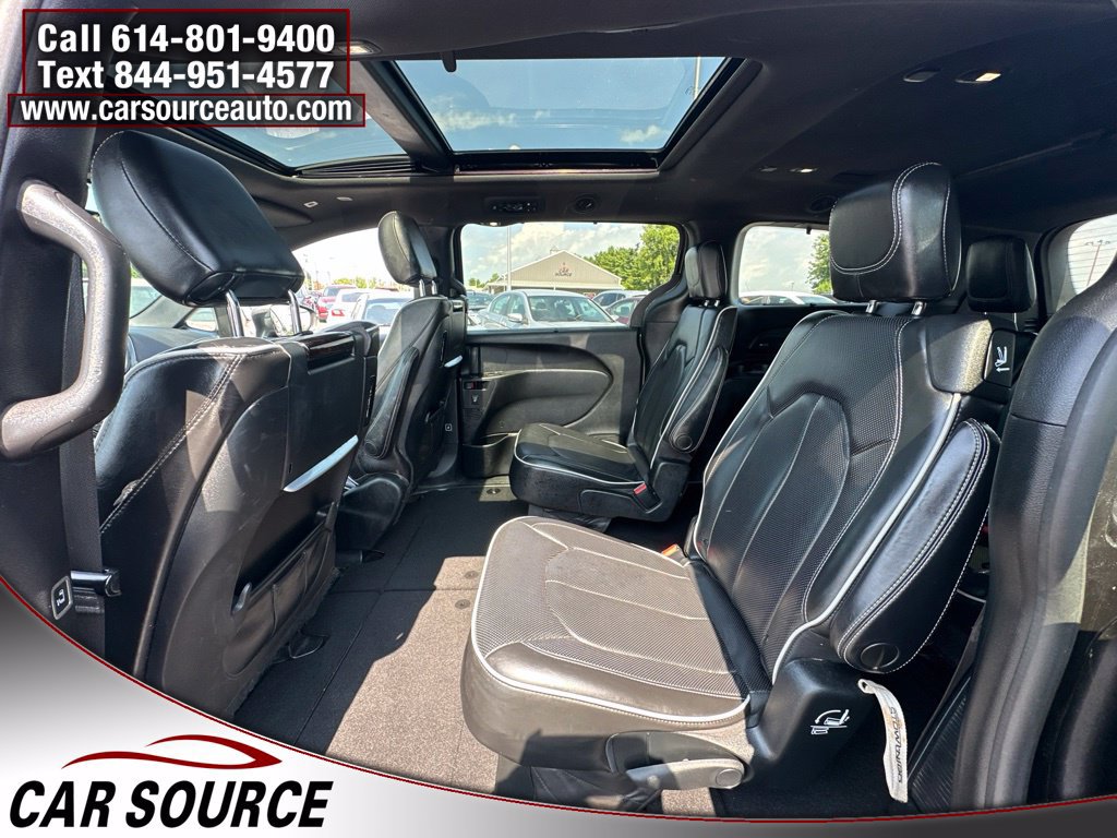 Used 2019 Chrysler Pacifica Limited w/ Advanced Safetytec Group FWD image 19