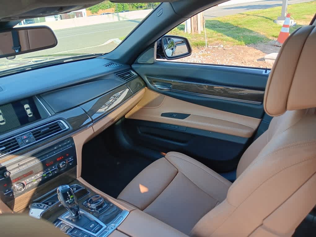 Used 2015 BMW 750i xDrive AWD/4WD image 8
